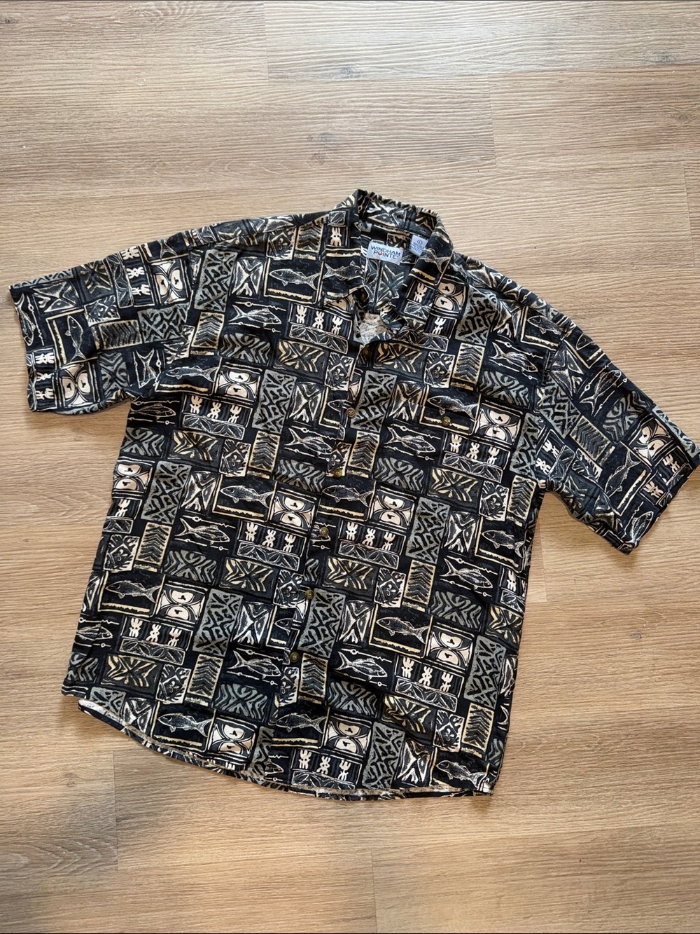 WINDHAM POINTE Vintage Island Republic  Patterned Button Down Short-Sleeve Shirt
